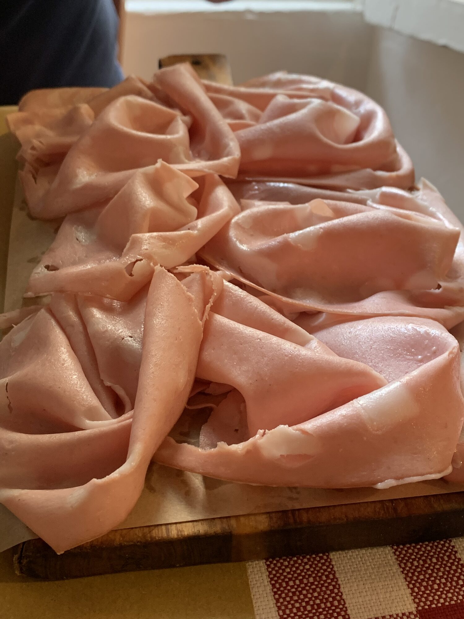 La mortadella, tra i salumi simbolo di Bologna